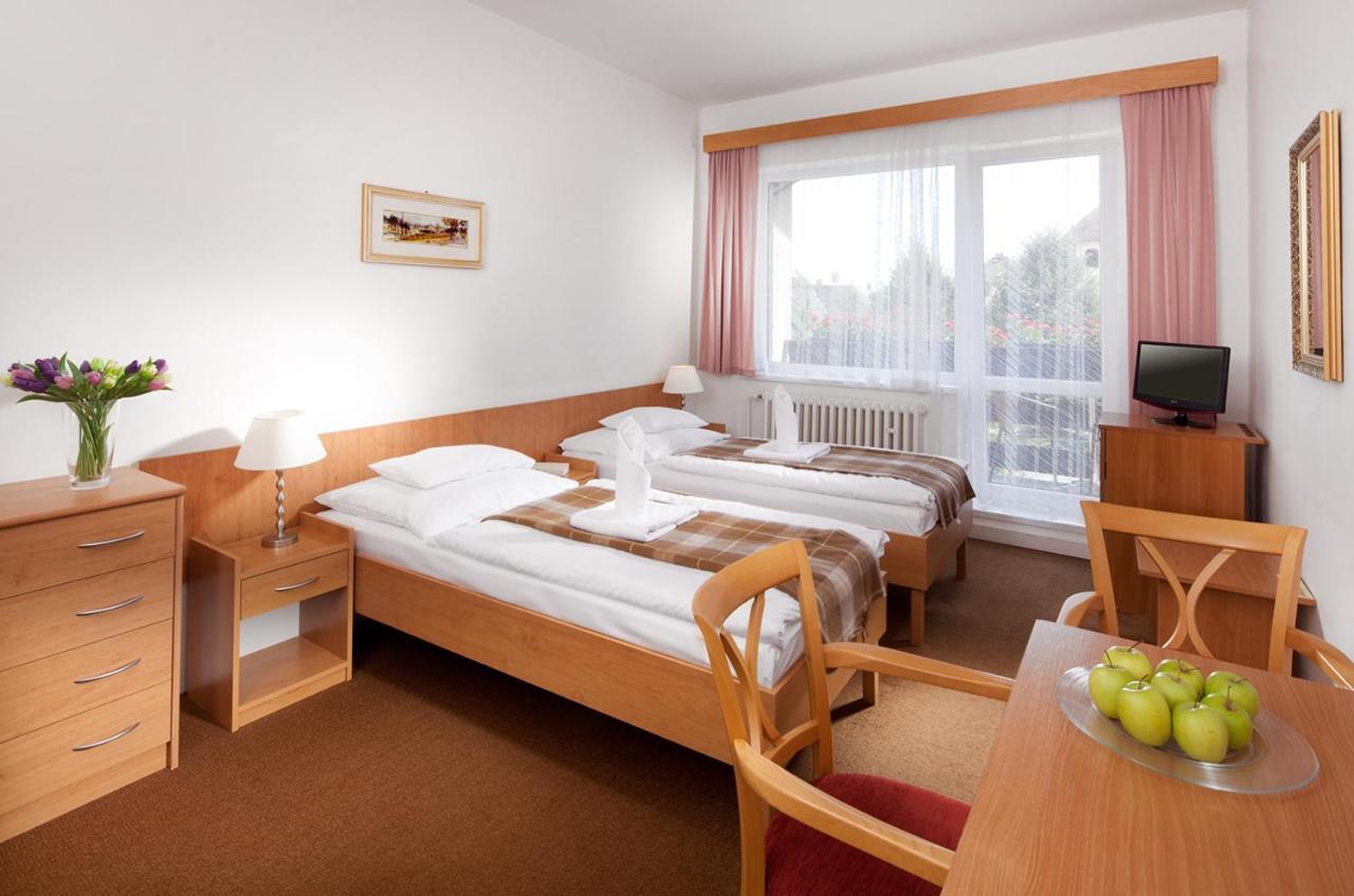 Penzion Hubert Frantiskovy Lazne Exterior foto